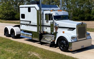 Photo of a 2000 Kewnorth W900 Kenworth Conventional Sleeper Semi for sale