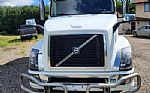 2016 VNL64T860 Thumbnail 2