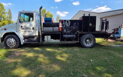 Photo of a 1999 Frieghtliner FL70 for sale