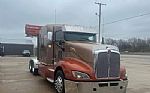 2015 T660 Thumbnail 3