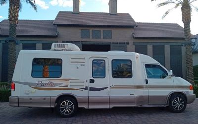 Photo of a 2005 Winnebago Rialta for sale