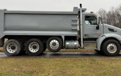 Photo of a 2015 Peterbilt 579 Dump Truck for sale
