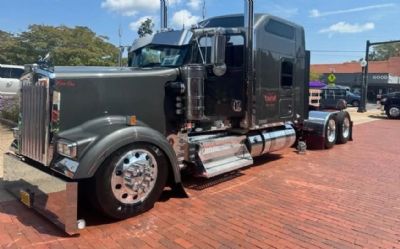 Photo of a 2020 Kenworth W900L for sale