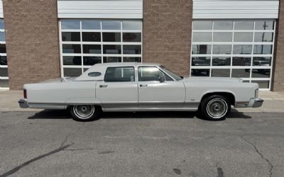 Photo of a 1977 Lincoln Continental Used for sale