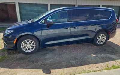 Photo of a 2023 Chrysler Pacifica Touring L 4DR Mini Van for sale