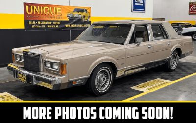 Photo of a 1989 Lincoln Town Car for sale