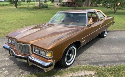 1976 Pontiac Bonneville 