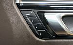 2018 Macan Thumbnail 43