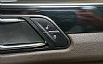 2018 Macan Thumbnail 44