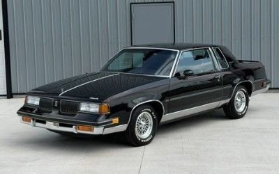 Photo of a 1988 Oldsmobile Cutlass Supreme Classic for sale