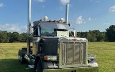 Photo of a 2002 Peterbilt 379 Day Cab Semi Truck for sale