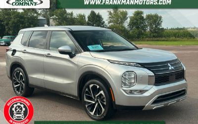 Photo of a 2024 Mitsubishi Outlander SE for sale