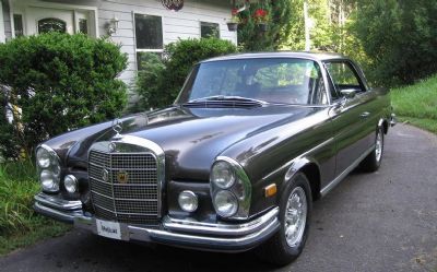 Photo of a 1969 Mercedes-Benz 280SE for sale
