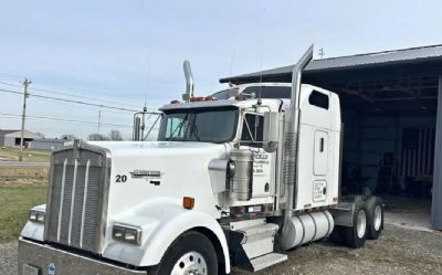 Photo of a 2000 Kenworth W900L for sale