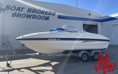 2004 Bayliner 212 CU 