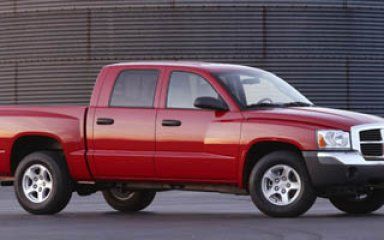 2005 Dodge Dakota 4DR Quad Cab 131 WB 4WD SLT